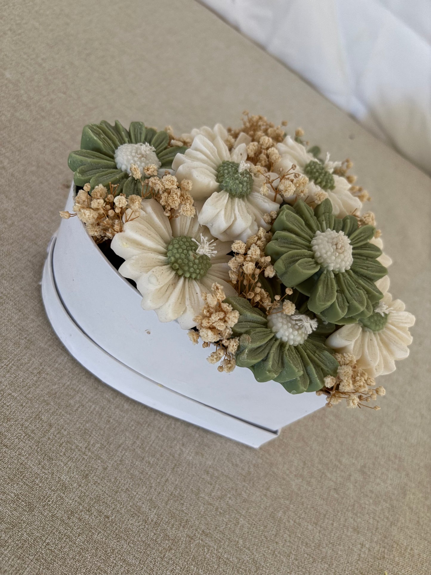 Douces marguerites vertes olive & blanche - Fleur de Cerisier